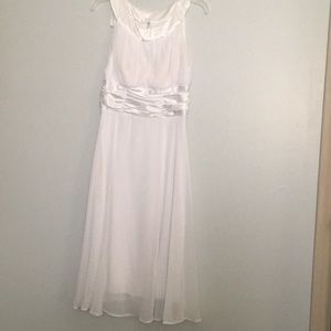 White sleeveless cocktail dress